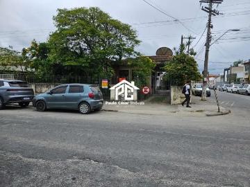 Terreno / Lote para Venda em Araruama/RJ Centro