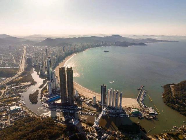 Terreno / Lote para Venda em Balneário Camboriú/SC Barra