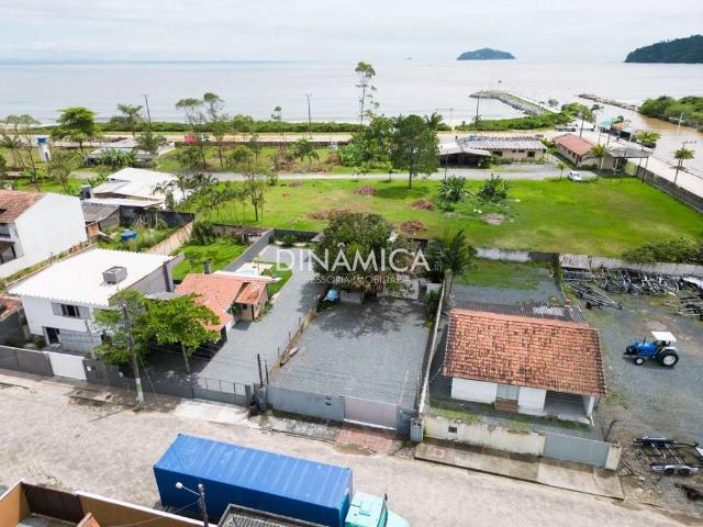 Terreno / Lote para Venda em Balneário Piçarras/SC Centro