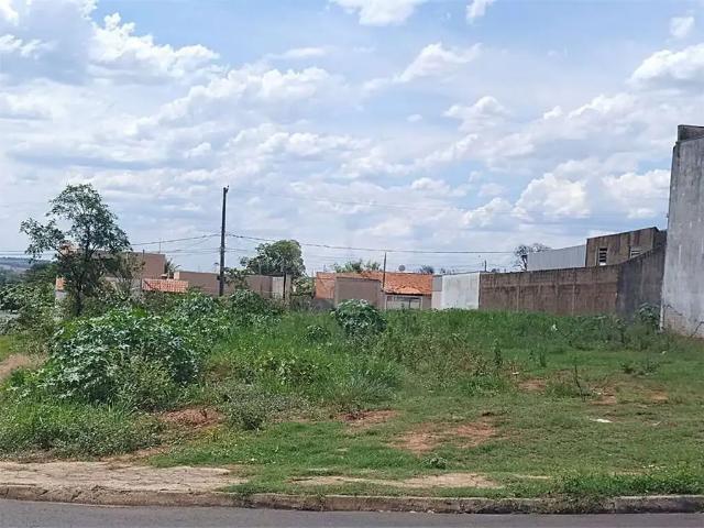 Terreno / Lote para Venda em Bauru/SP Tangarás