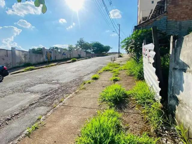 Terreno / Lote para Venda em Belo Horizonte/MG Manacás 1 Quartos