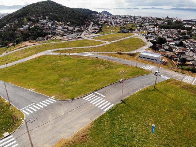 Terreno / Lote para Venda em Biguaçu/SC Fundos