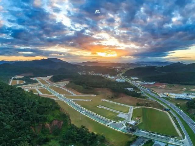 Terreno / Lote para Venda em Camboriú/SC Monte Alegre