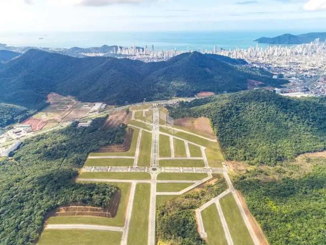 Terreno / Lote para Venda em Camboriú/SC Monte Alegre