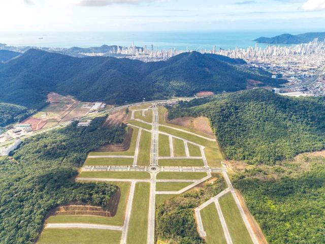 Terreno / Lote para Venda em Camboriú/SC Várzea do Ranchinho