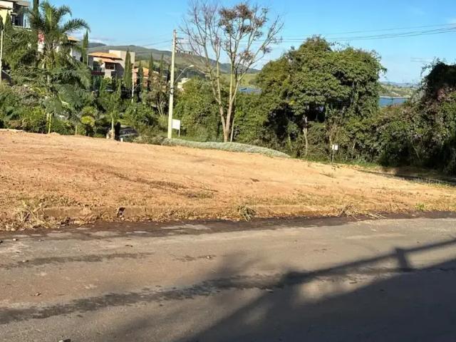 Terreno / Lote para Venda em Capitólio/MG Escarpas do Lago