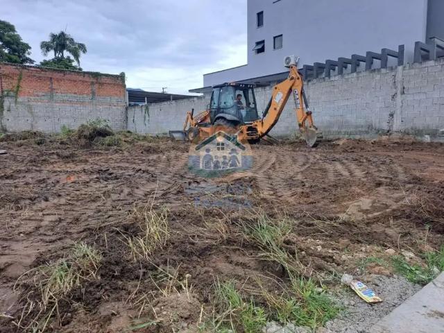 Terreno / Lote para Venda em Caraguatatuba/SP Jardim Tarumãs