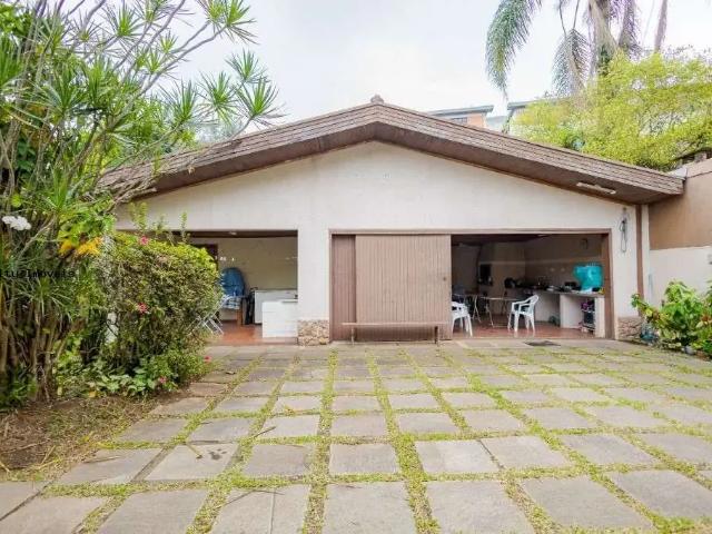 Terreno / Lote para Venda em Curitiba/PR Água Verde 4 Quartos