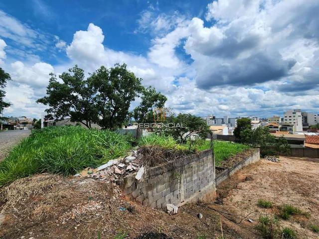 Terreno / Lote para Venda em Divinópolis/MG Manoel Valinhas