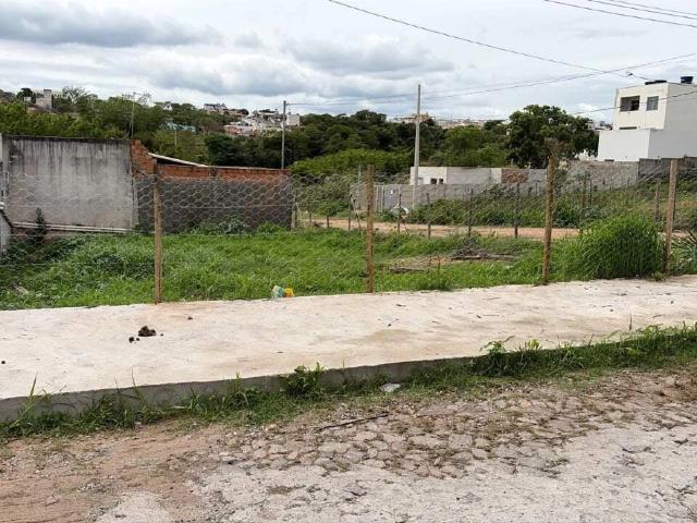 Terreno / Lote para Venda em Divinópolis/MG Davanuze