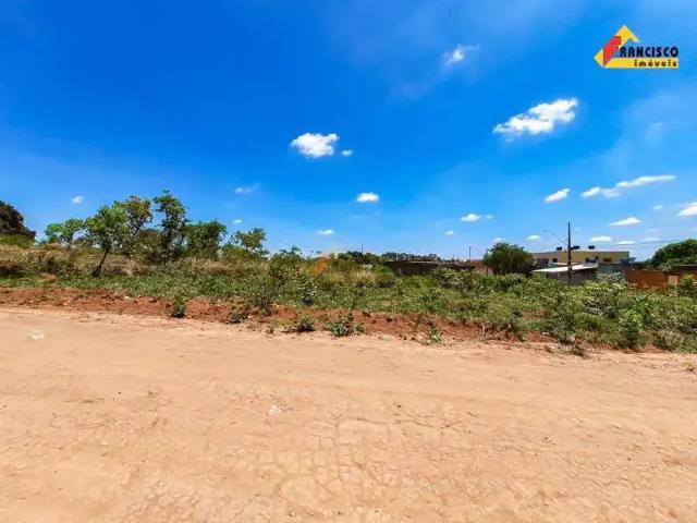 Terreno / Lote para Venda em Divinópolis/MG Jardim Candidés