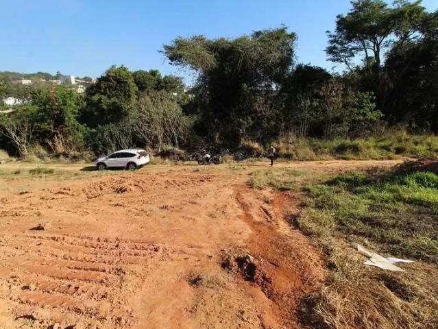 Terreno / Lote para Venda em Divinópolis/MG Padre Herculano Yanes