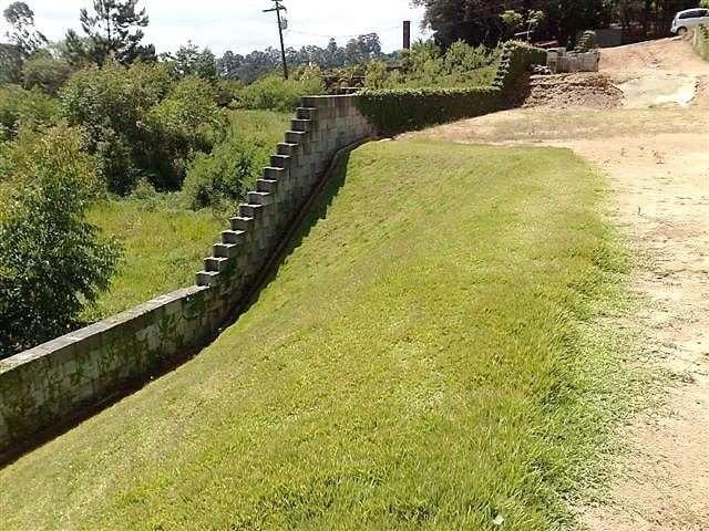 Terreno / Lote para Venda em Embu das Artes/SP Moinho Velho