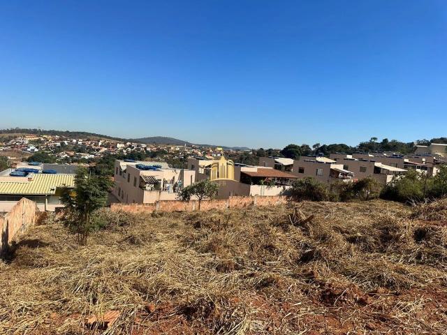 Terreno / Lote para Venda em Esmeraldas/MG Centro