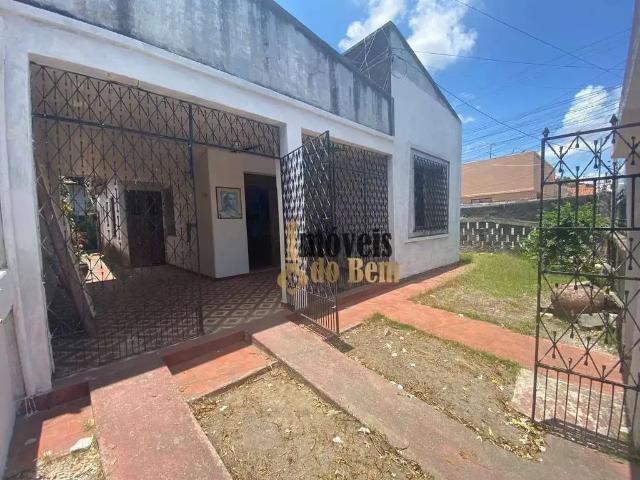 Casa / Sobrado para Venda em Fortaleza/CE Montese 4 Quartos