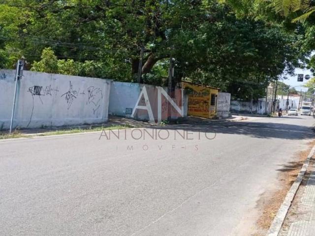 Terreno / Lote para Venda em Fortaleza/CE Mondubim