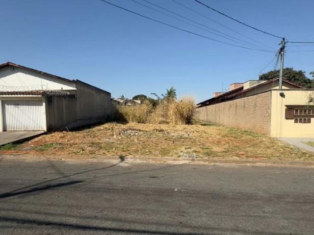 Terreno / Lote para Venda em Goiânia/GO Santa Genoveva