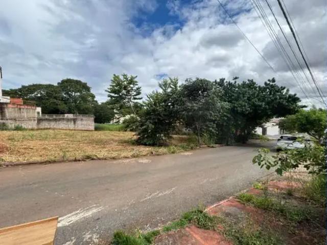 Terreno / Lote para Venda em Goiânia/GO Setor Jaó
