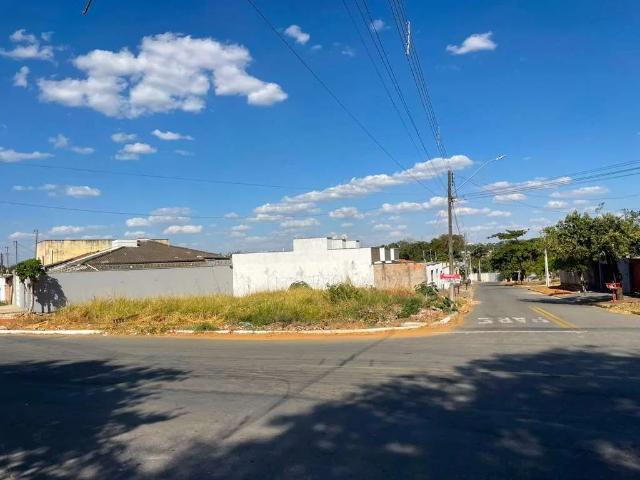 Terreno / Lote para Venda em Goiânia/GO Village Santa Rita