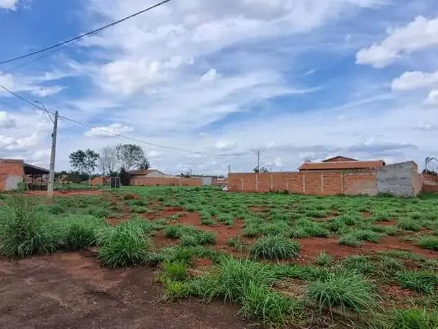 Terreno / Lote para Venda em Goianira/GO Cidade das Flores