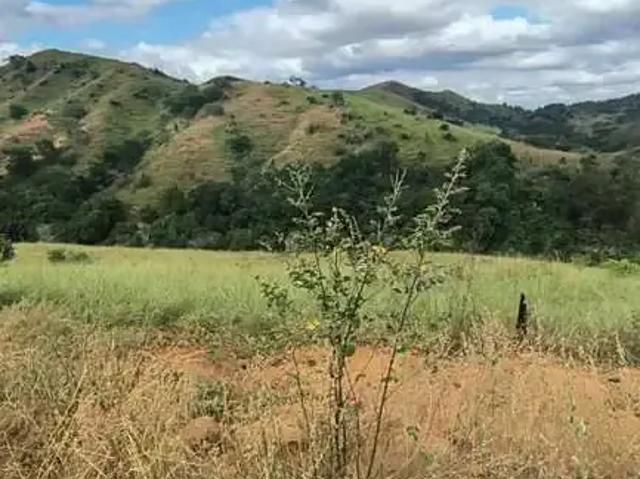 Terreno / Lote para Venda em Governador Valadares/MG Zona Rural