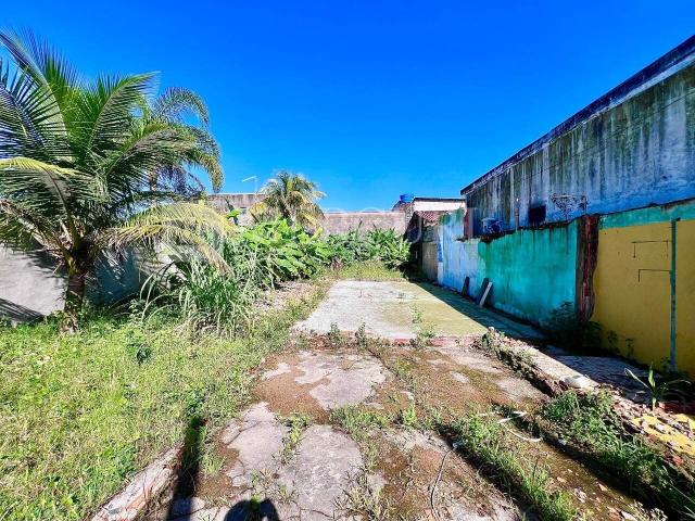 Terreno / Lote para Venda em Guarujá/SP Enseada