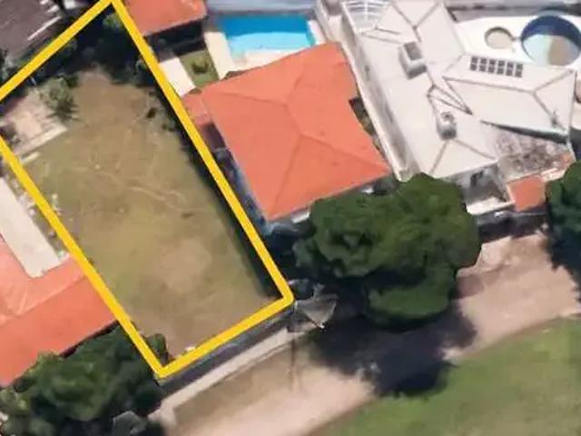 Terreno / Lote para Venda em Guarujá/SP Jardim Virgínia