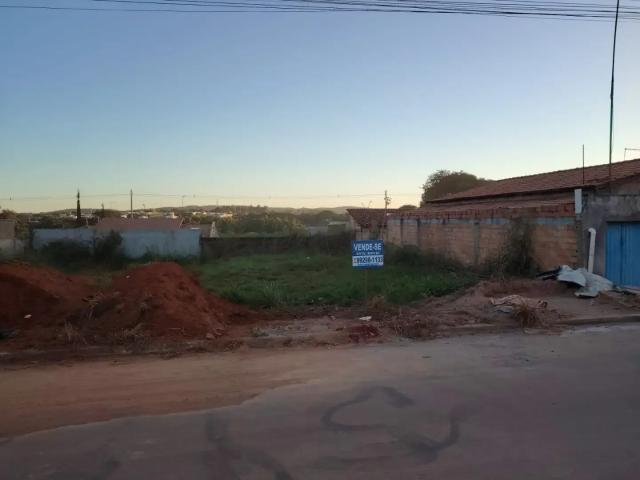 Terreno / Lote para Venda em Hidrolândia/GO Centro