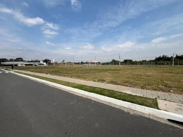 Terreno / Lote para Venda em Jacareí/SP Jardim Paraíba