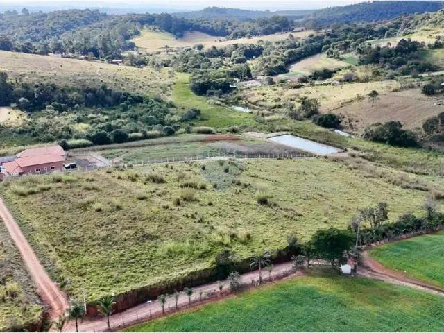 Terreno / Lote para Venda em Jarinu/SP Maracanã