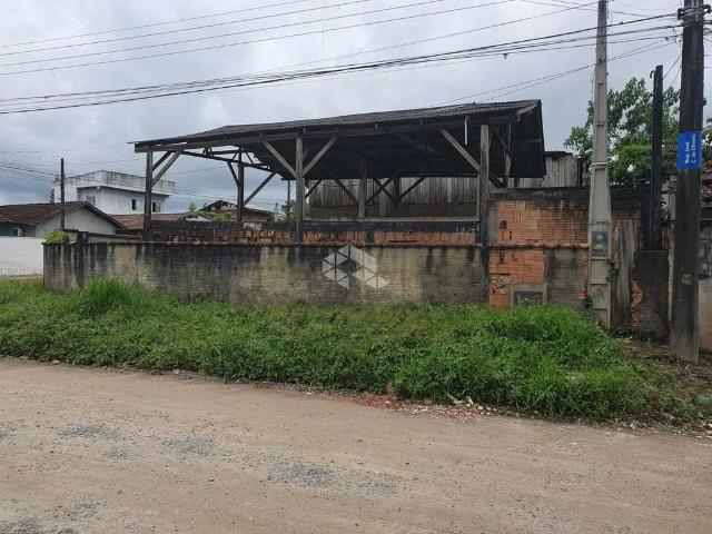 Terreno / Lote para Venda em Joinville/SC Adhemar Garcia