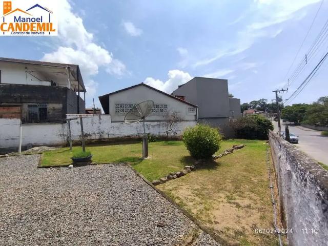 Terreno / Lote para Venda em Joinville/SC Adhemar Garcia