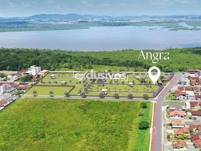 Terreno / Lote para Venda em Joinville/SC Espinheiros