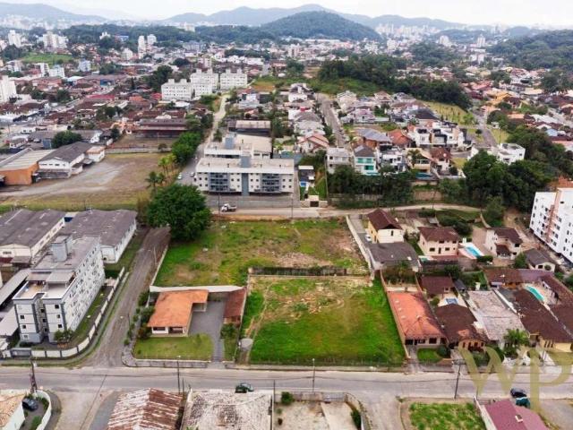 Terreno / Lote para Venda em Joinville/SC Glória