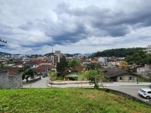 Terreno / Lote para Venda em Joinville/SC Iririú