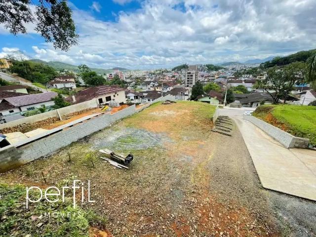 Terreno / Lote para Venda em Joinville/SC Iririú