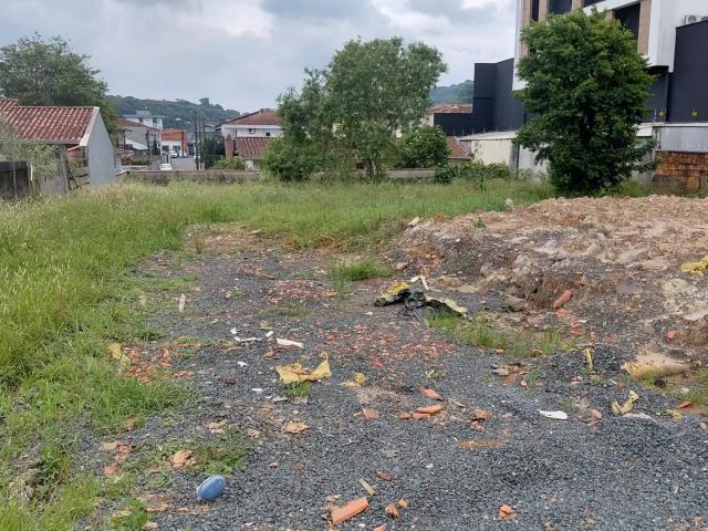 Terreno / Lote para Venda em Joinville/SC Iririú
