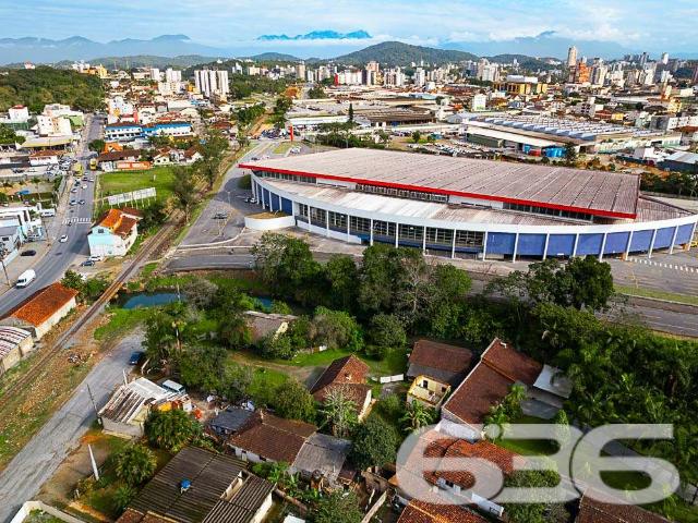 Terreno / Lote para Venda em Joinville/SC Itaum