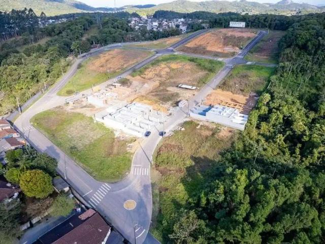 Terreno / Lote para Venda em Joinville/SC Itinga