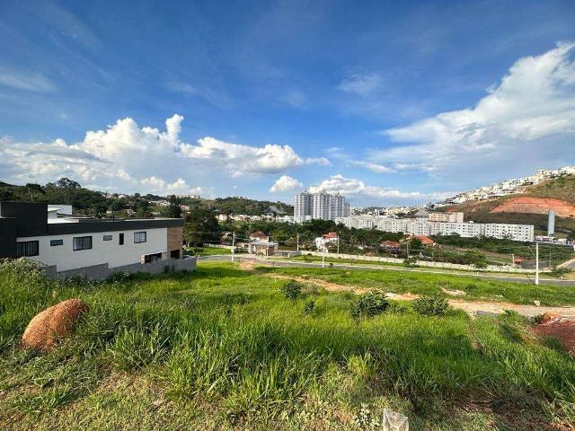 Terreno / Lote para Venda em Juiz de Fora/MG São Pedro