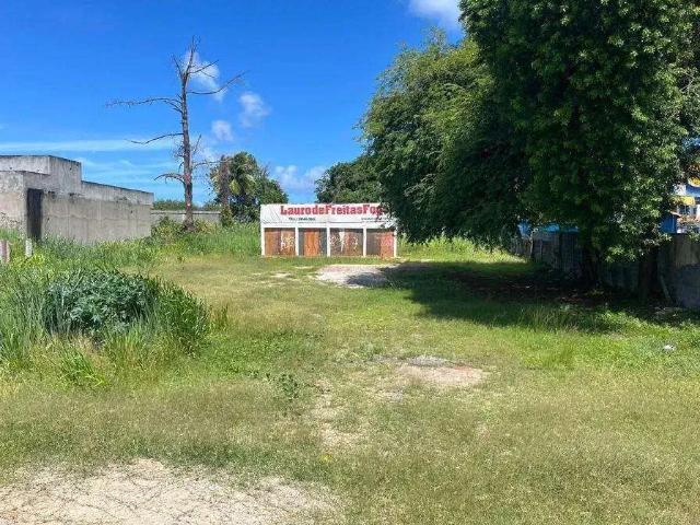 Terreno / Lote para Venda em Lauro de Freitas/BA Centro