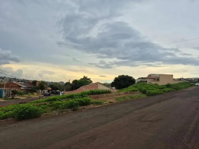 Terreno / Lote para Venda em Londrina/PR Colúmbia