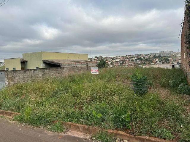 Terreno / Lote para Venda em Londrina/PR Colúmbia