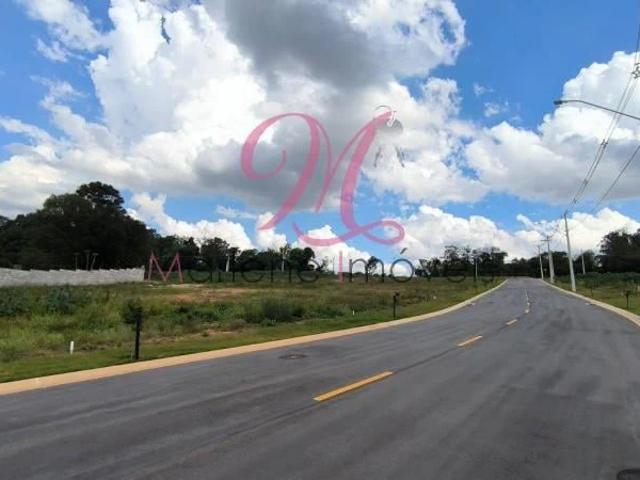 Terreno / Lote para Venda em Louveira/SP Arataba