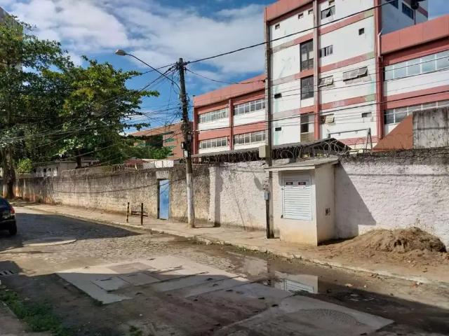 Terreno / Lote para Venda em Macaé/RJ Imbetiba