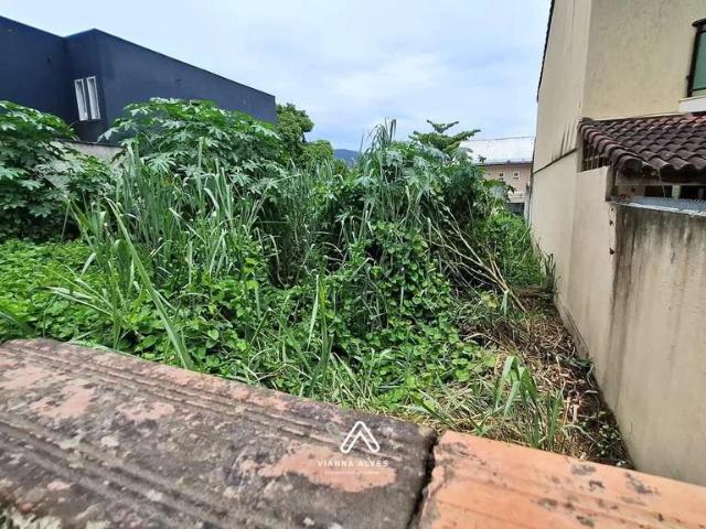 Terreno / Lote para Venda em Niterói/RJ Maravista