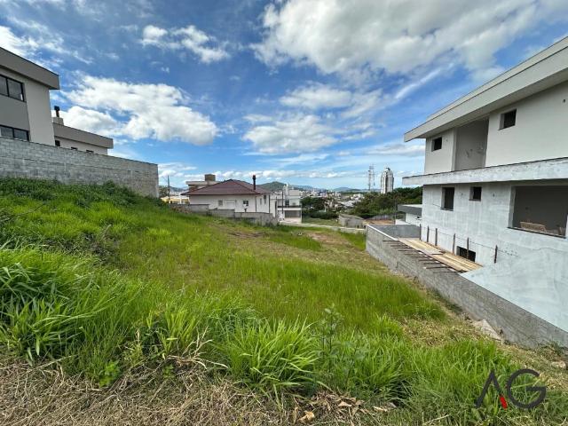 Terreno / Lote para Venda em Palhoça/SC Passa Vinte
