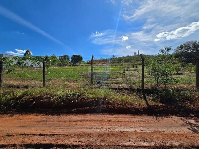 Terreno / Lote para Venda em Pardinho/SP Centro