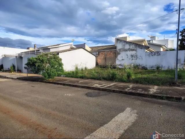 Terreno / Lote para Venda em Patos de Minas/MG Alto Limoeiro