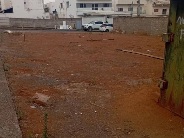 Terreno / Lote para Venda em Patos de Minas/MG Laranjeiras